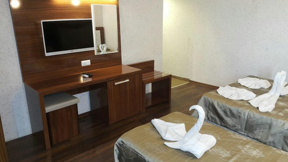 Club Bayar Beach Hotel 阿拉尼亚 外观 照片