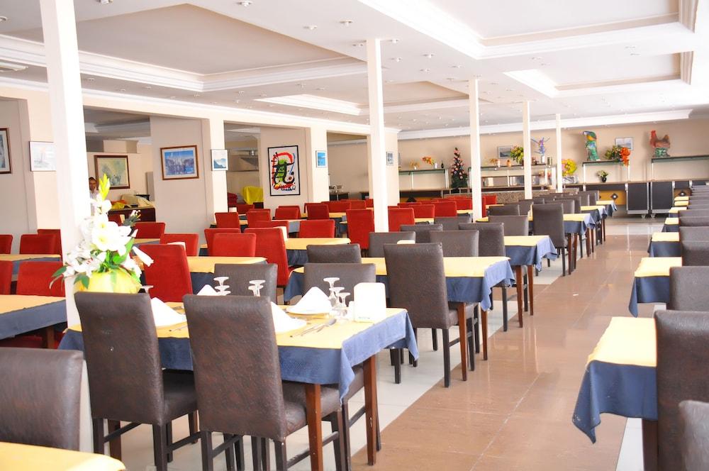 Club Bayar Beach Hotel 阿拉尼亚 外观 照片
