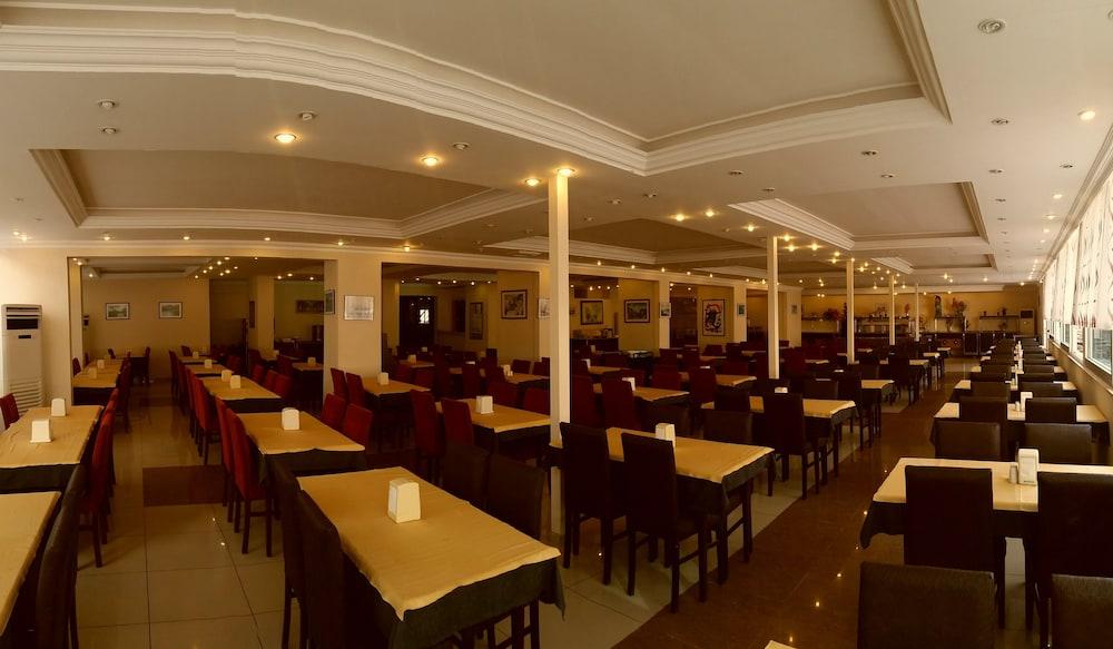Club Bayar Beach Hotel 阿拉尼亚 外观 照片