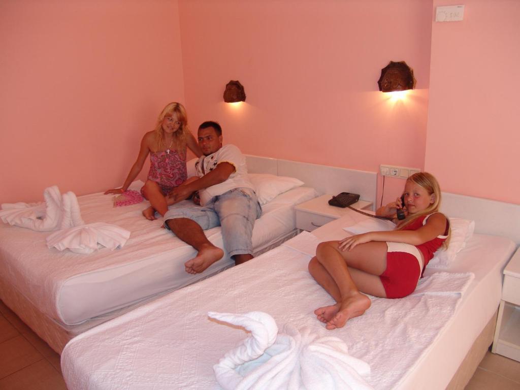 Club Bayar Beach Hotel 阿拉尼亚 外观 照片