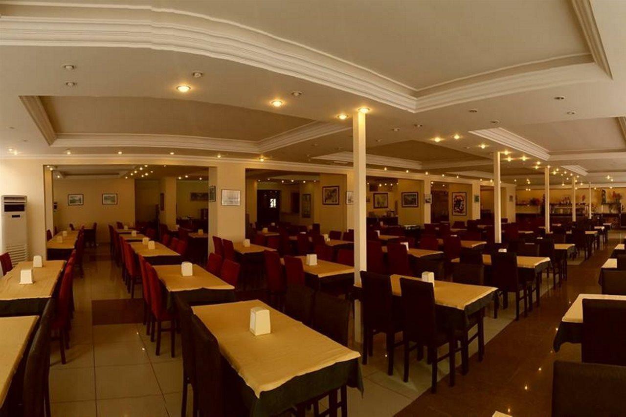 Club Bayar Beach Hotel 阿拉尼亚 外观 照片